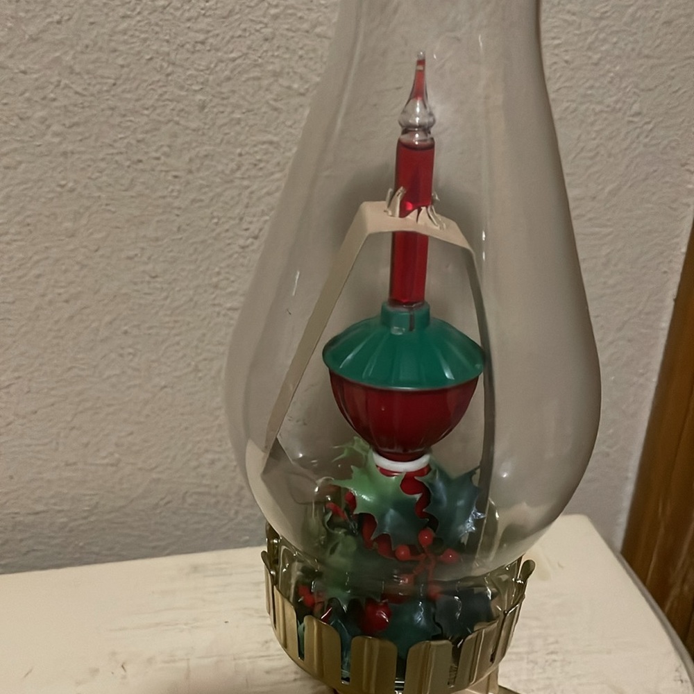 Vintage electric bubbling Christmas lamp